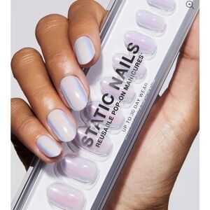 Static Nails Iridescent Press-On Manicures